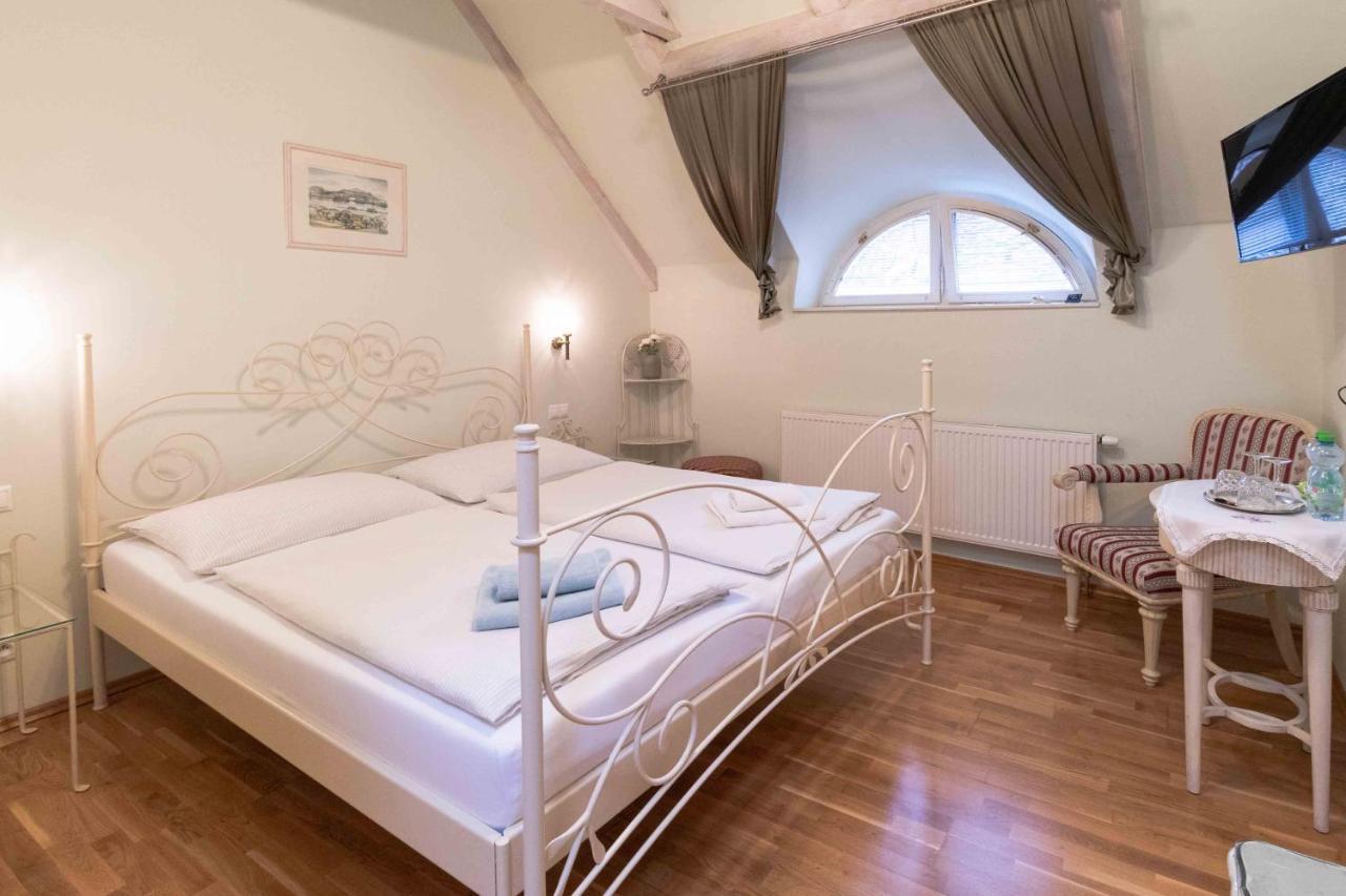 Hotel Na Kapucinske Mikulov Zewnętrze zdjęcie