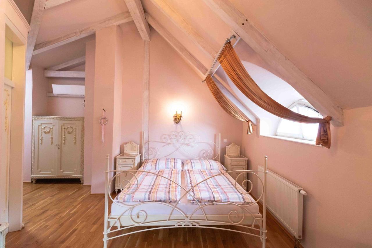 Hotel Na Kapucinske Mikulov Zewnętrze zdjęcie