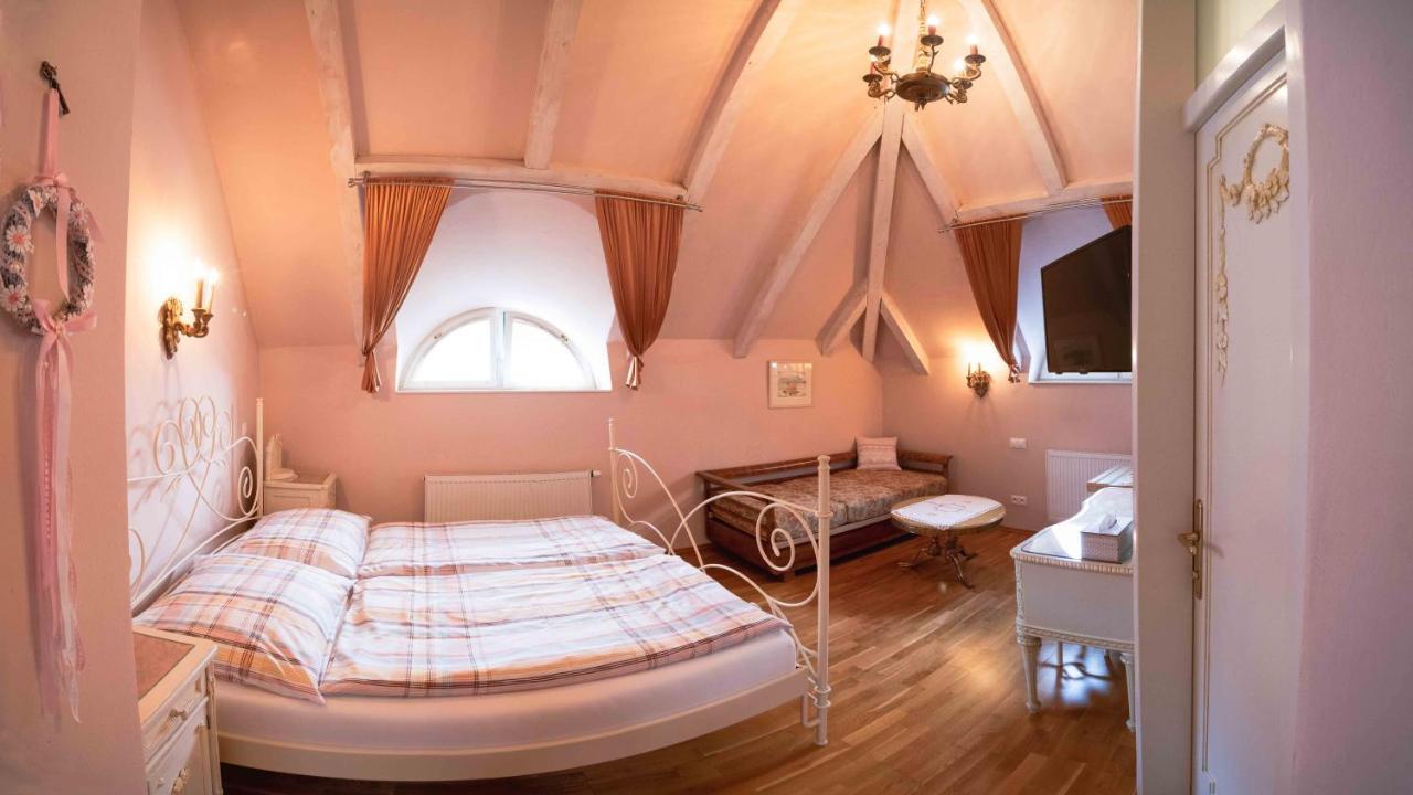 Hotel Na Kapucinske Mikulov Zewnętrze zdjęcie