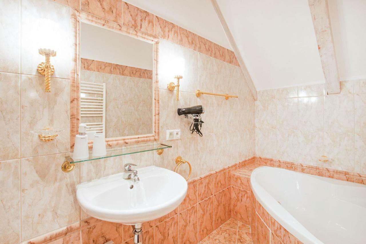 Hotel Na Kapucinske Mikulov Zewnętrze zdjęcie